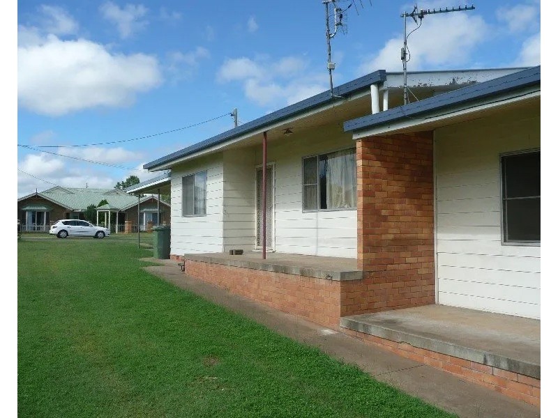 1/10 Creek Street, Oakey QLD 4401