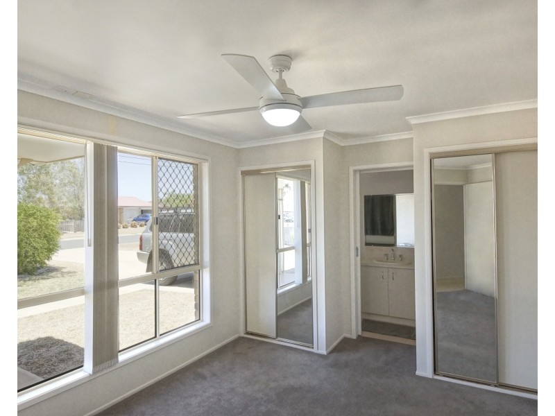 15 Joseph Street, Oakey QLD 4401