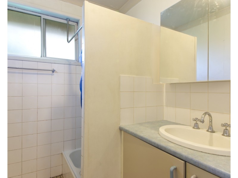 2/52 Hoey Street, Kearneys Spring QLD 4350