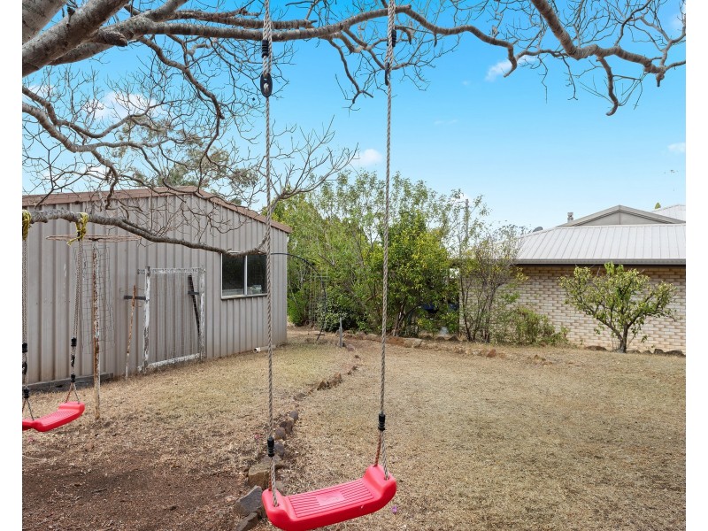 33 Werth Street, Oakey QLD 4401