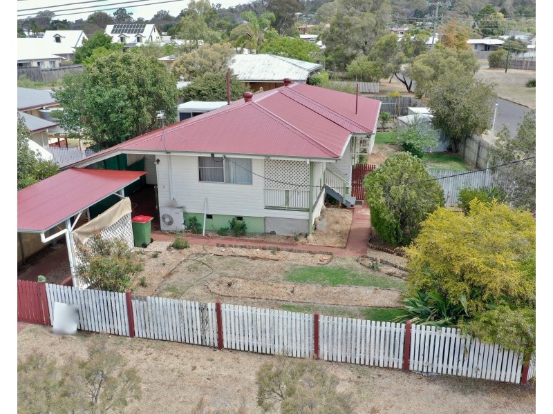 2 Cecil Street, Oakey QLD 4401