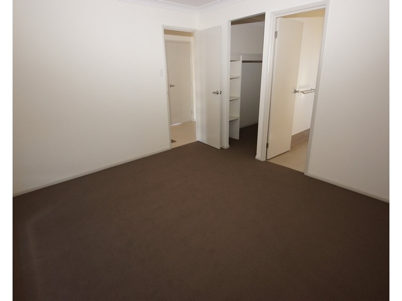 6 Clive Street, Oakey QLD 4401