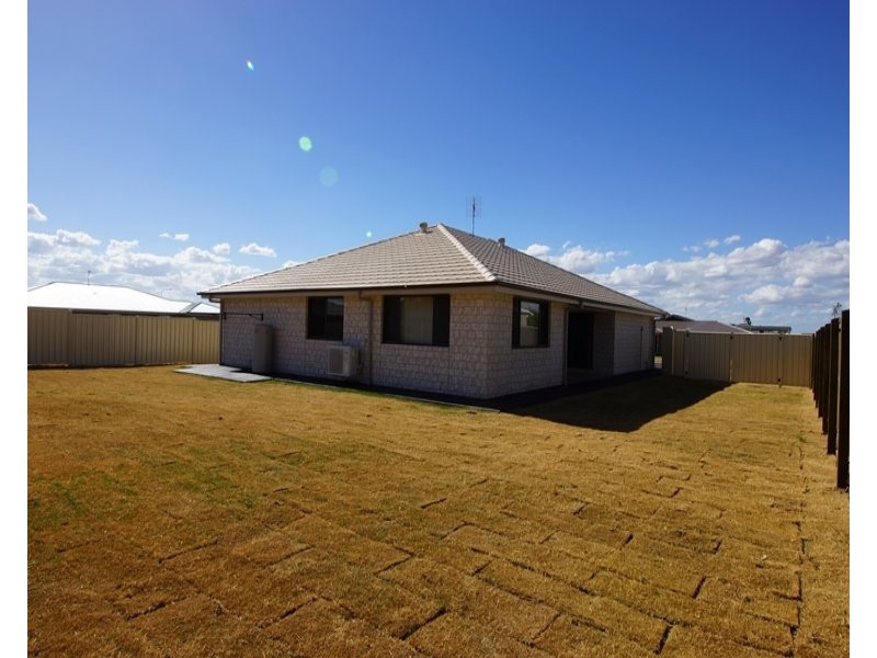 6 Clive Street, Oakey QLD 4401