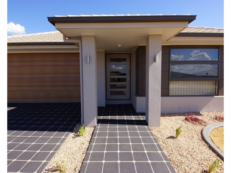 6 Clive Street, Oakey QLD 4401