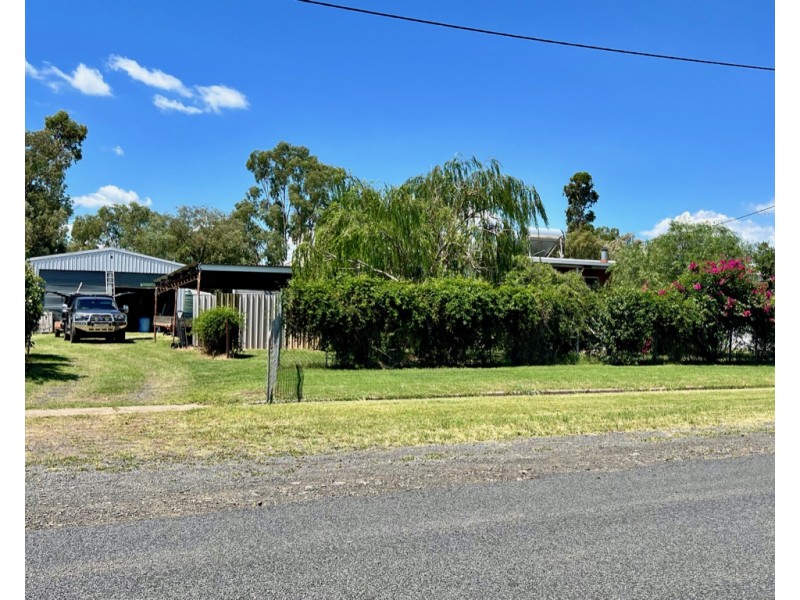15 Earl Street, Jondaryan QLD 4403