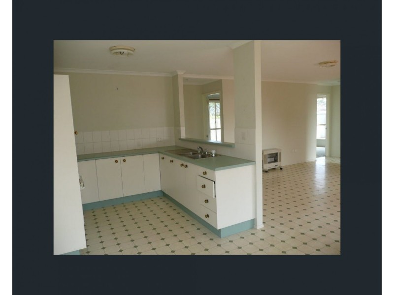 12 Shannon Court, Oakey QLD 4401