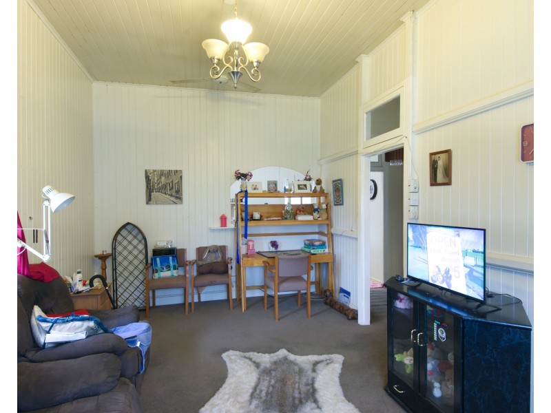 32 Davidson Street, Oakey QLD 4401