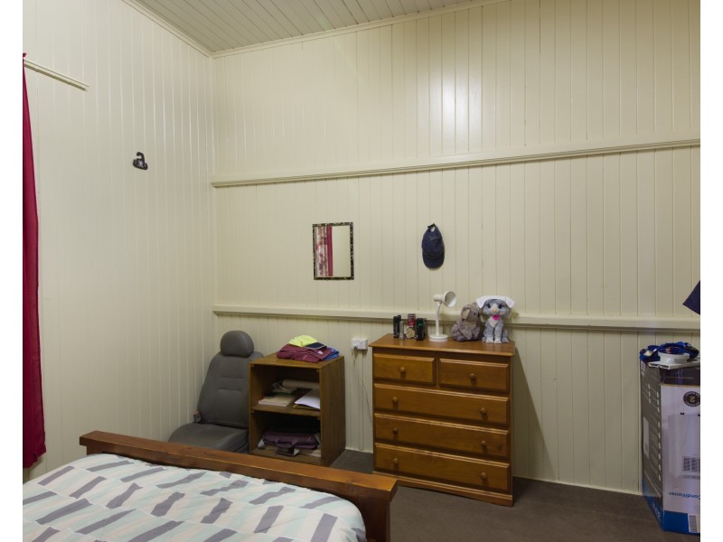 32 Davidson Street, Oakey QLD 4401