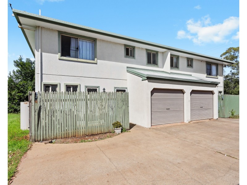 11 Toowoomba Road, Oakey QLD 4401