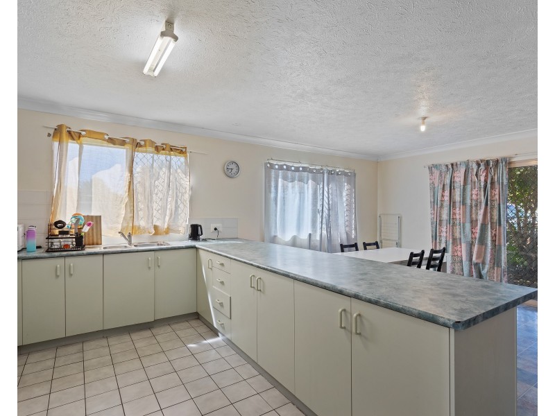 11 Toowoomba Road, Oakey QLD 4401