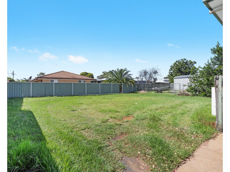 11 Toowoomba Road, Oakey QLD 4401