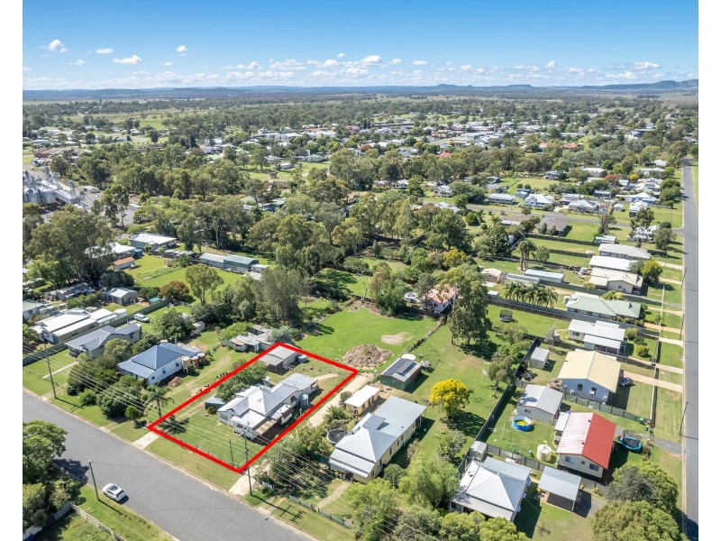 39 Cory Street, Oakey QLD 4401