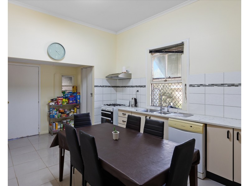 39 Cory Street, Oakey QLD 4401