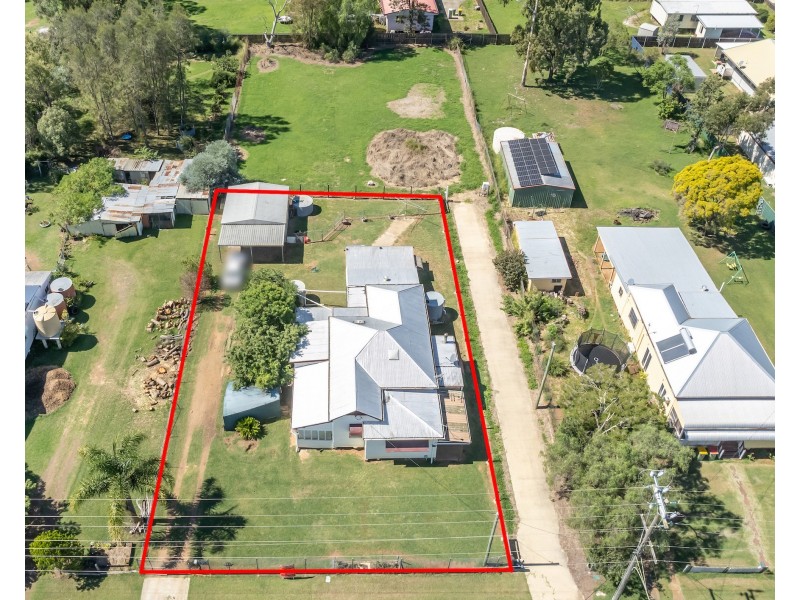 39 Cory Street, Oakey QLD 4401