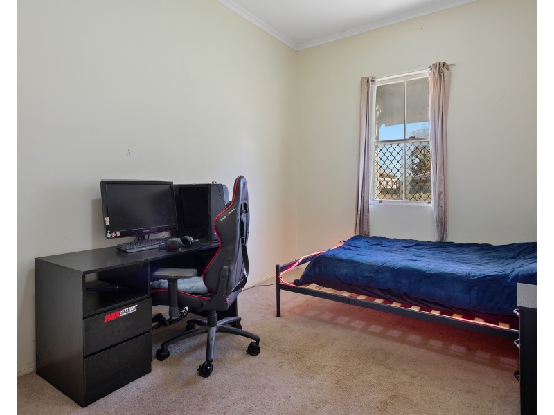 39 Cory Street, Oakey QLD 4401