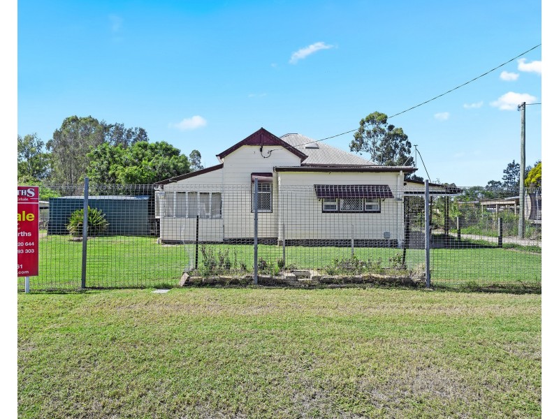 39 Cory Street, Oakey QLD 4401
