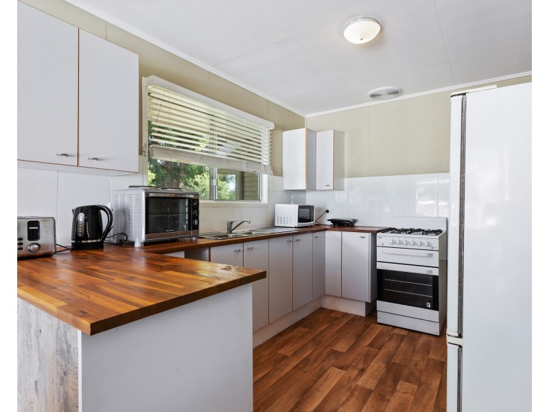11 Milligan Street, Oakey QLD 4401