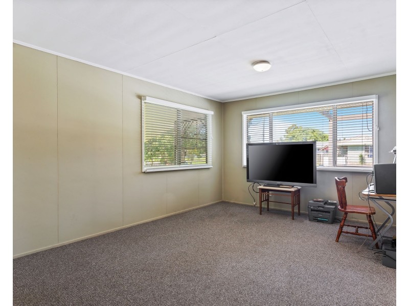 11 Milligan Street, Oakey QLD 4401
