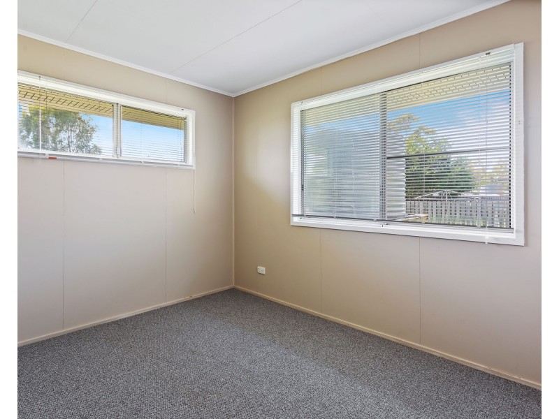 11 Milligan Street, Oakey QLD 4401