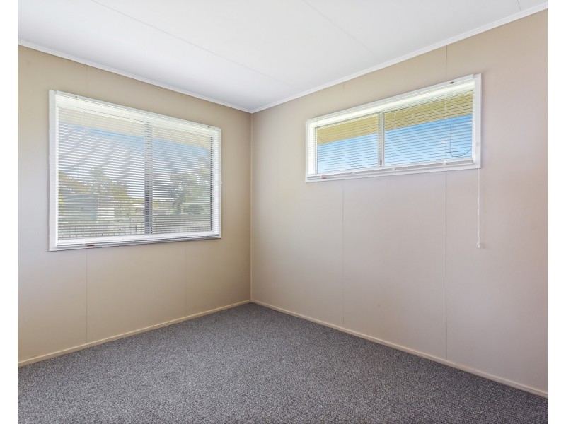 11 Milligan Street, Oakey QLD 4401