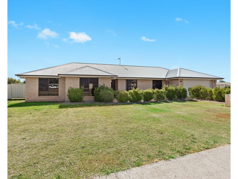 30 Berghofer Drive, Oakey QLD 4401