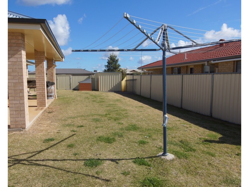 30 Berghofer Drive, Oakey QLD 4401
