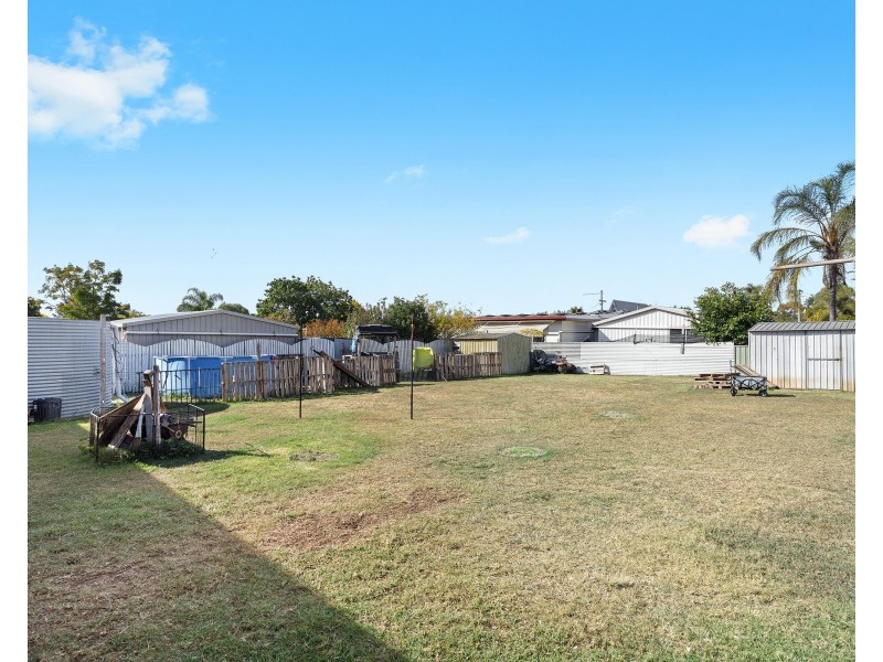 6 Werth Street, Oakey QLD 4401