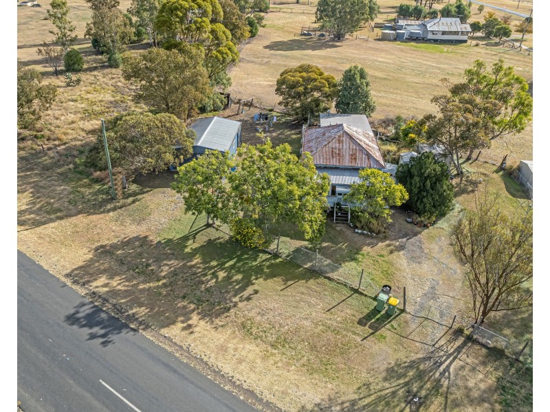 25 Jondaryan-Evanslea Road, Jondaryan QLD 4403