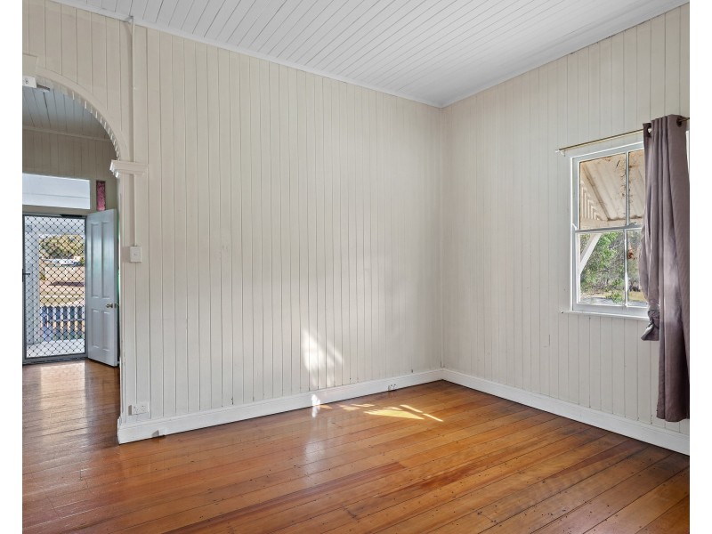 12 Creek Street, Oakey QLD 4401
