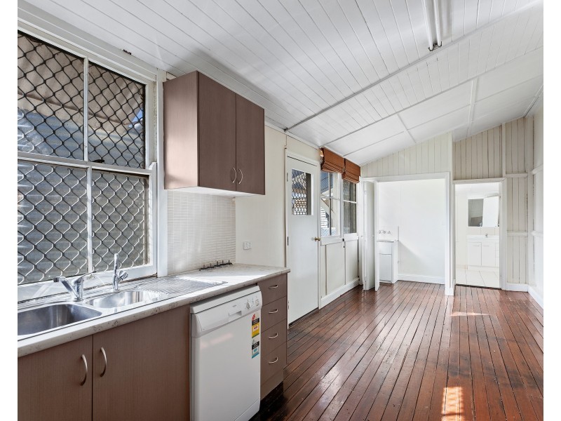 12 Creek Street, Oakey QLD 4401