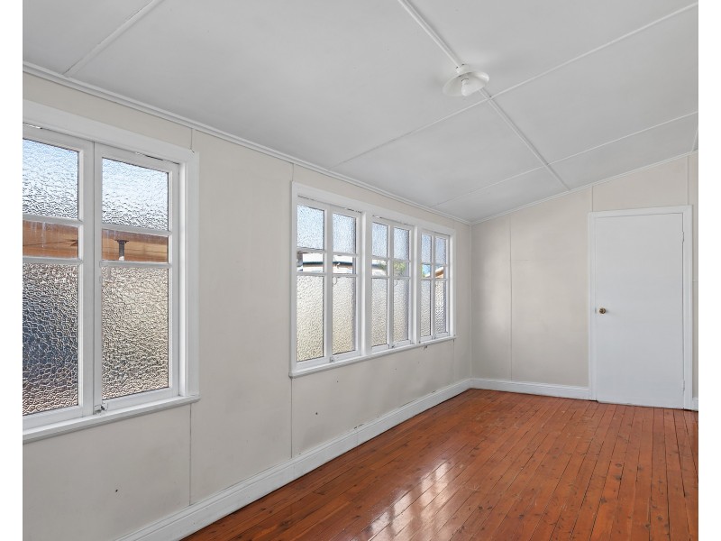 12 Creek Street, Oakey QLD 4401