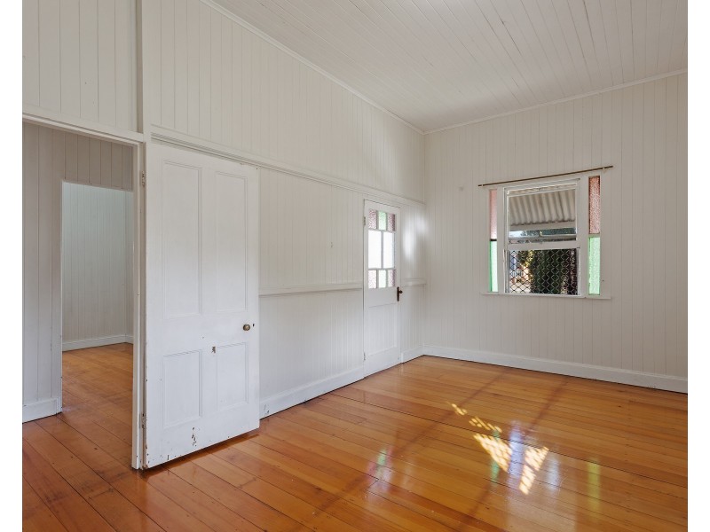 12 Creek Street, Oakey QLD 4401