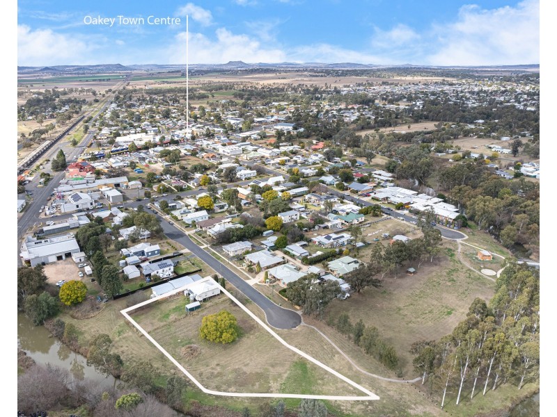 12 Creek Street, Oakey QLD 4401