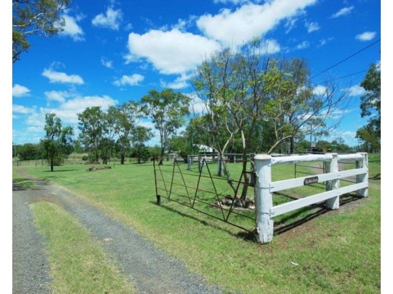 145 Henningsen Road, Oakey QLD 4401
