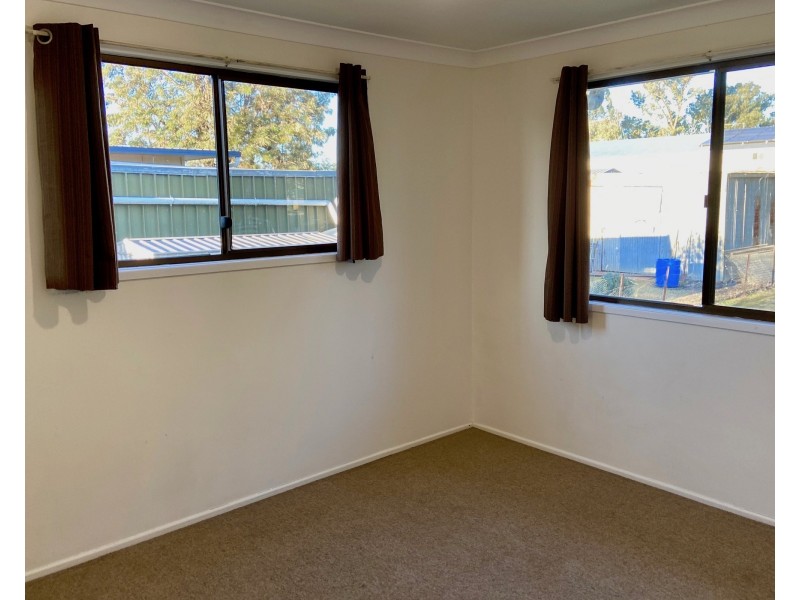 23 West Street, Oakey QLD 4401