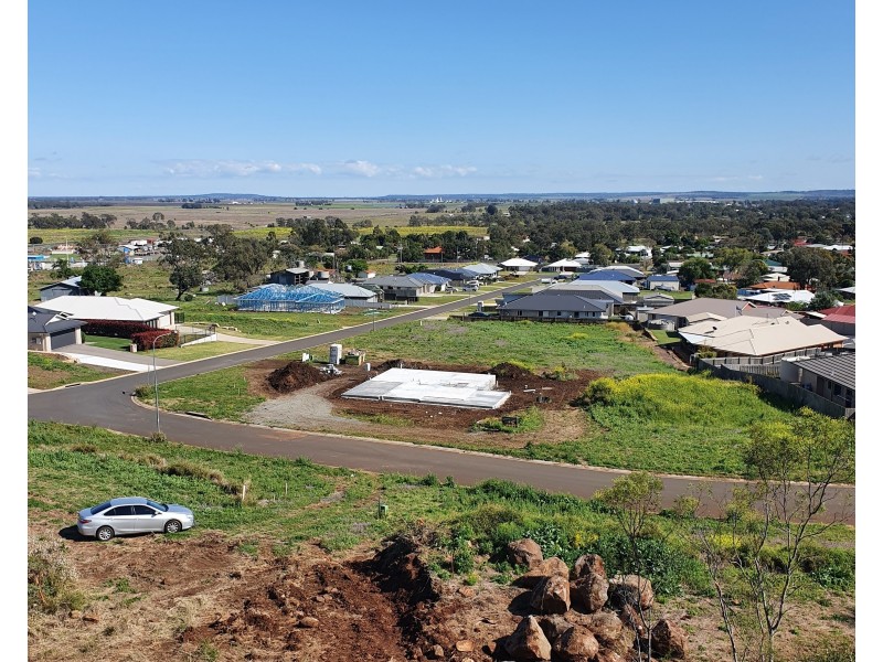 16 Mountain View Drive, Oakey QLD 4401