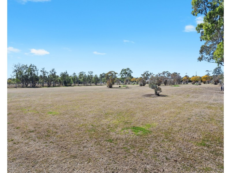 18 Main Street, Mount Tyson QLD 4356