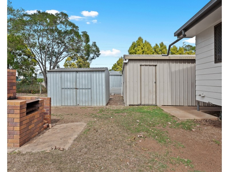 23 West Street, Oakey QLD 4401
