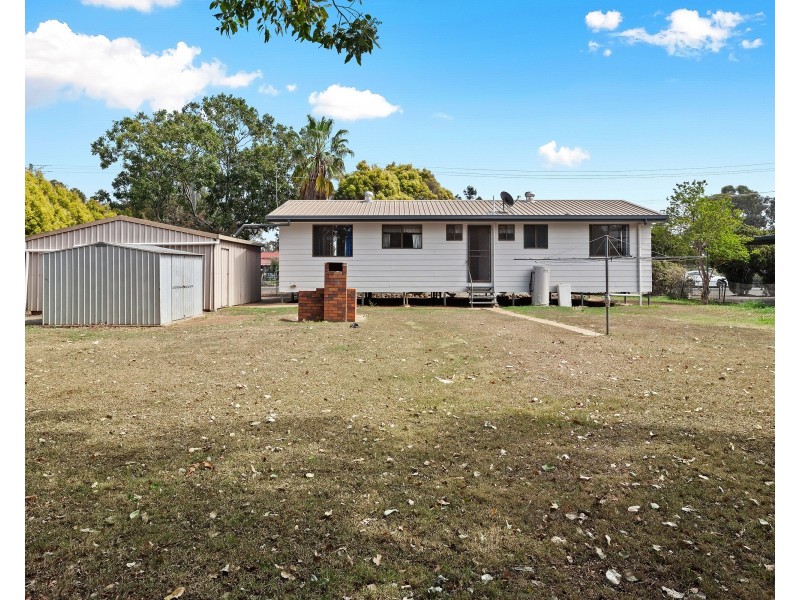 23 West Street, Oakey QLD 4401