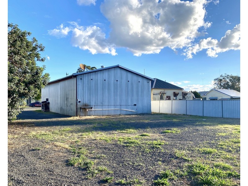 36 Queen Street, Oakey QLD 4401