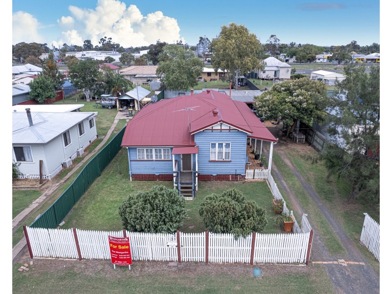 39 Donely Street, Oakey QLD 4401