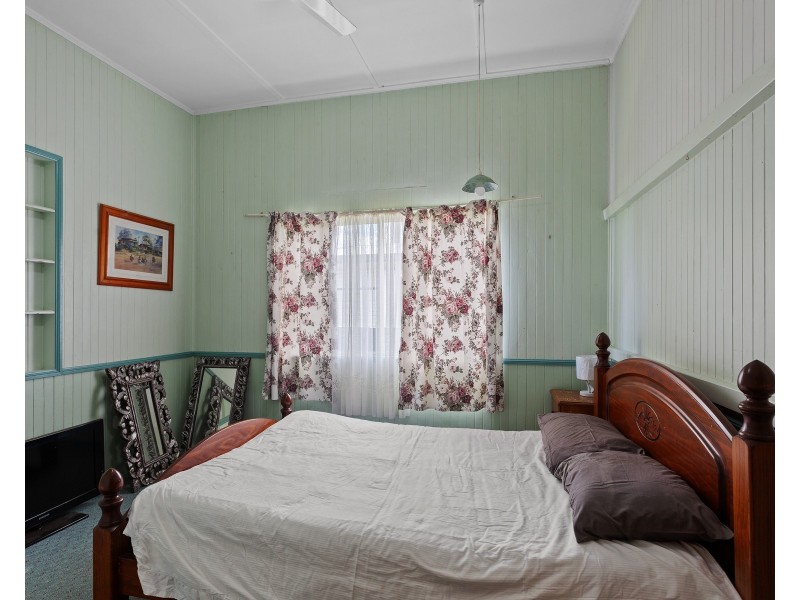 39 Donely Street, Oakey QLD 4401