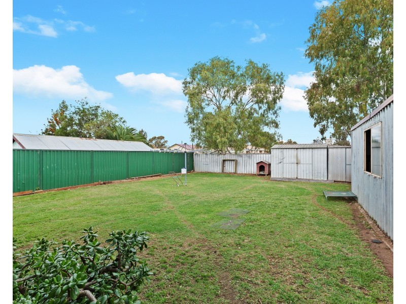 39 Donely Street, Oakey QLD 4401