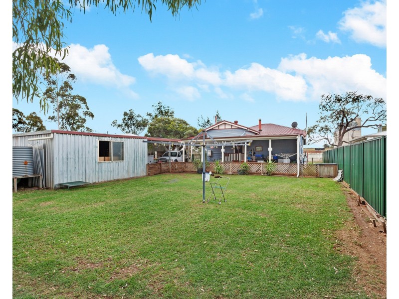 39 Donely Street, Oakey QLD 4401