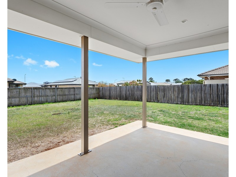 13 Clive Street, Oakey QLD 4401