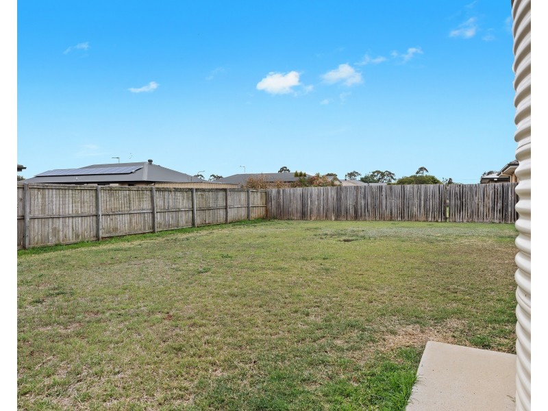 13 Clive Street, Oakey QLD 4401