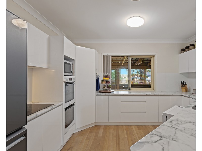 6 Russell Street, Oakey QLD 4401