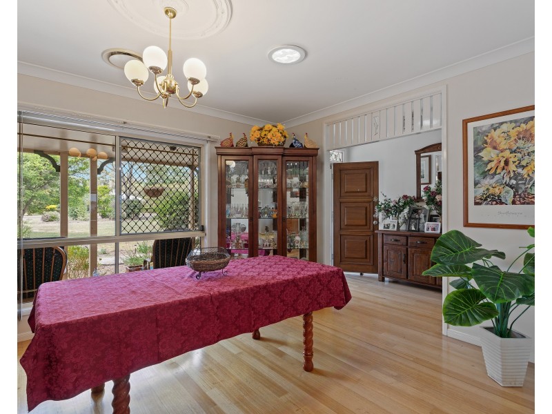 6 Russell Street, Oakey QLD 4401