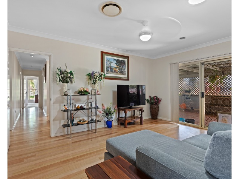 6 Russell Street, Oakey QLD 4401