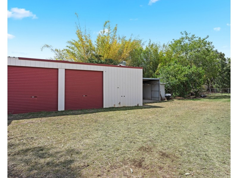 6 Russell Street, Oakey QLD 4401